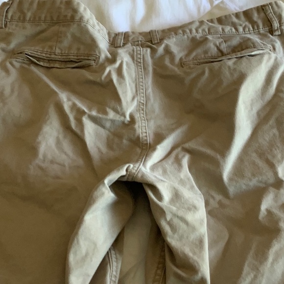 Sz 38 Gap Khaki Shorts - Picture 3 of 3